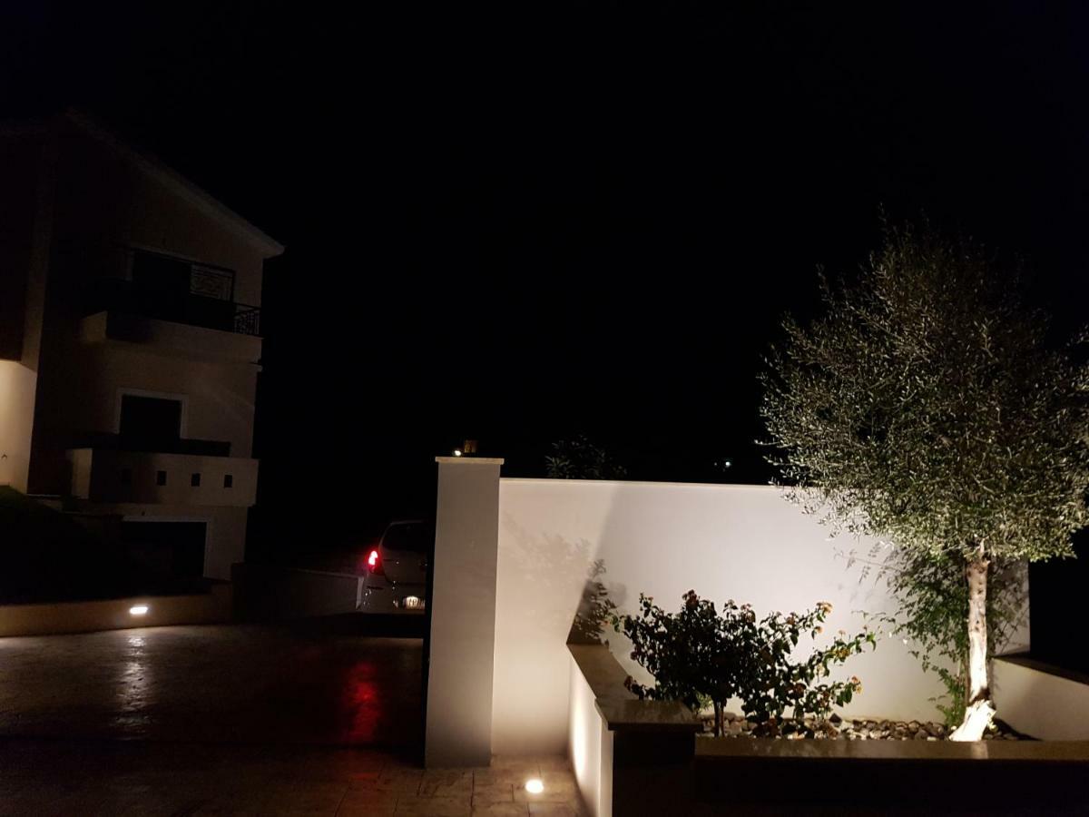 Dimitris Villa Aigio Esterno foto