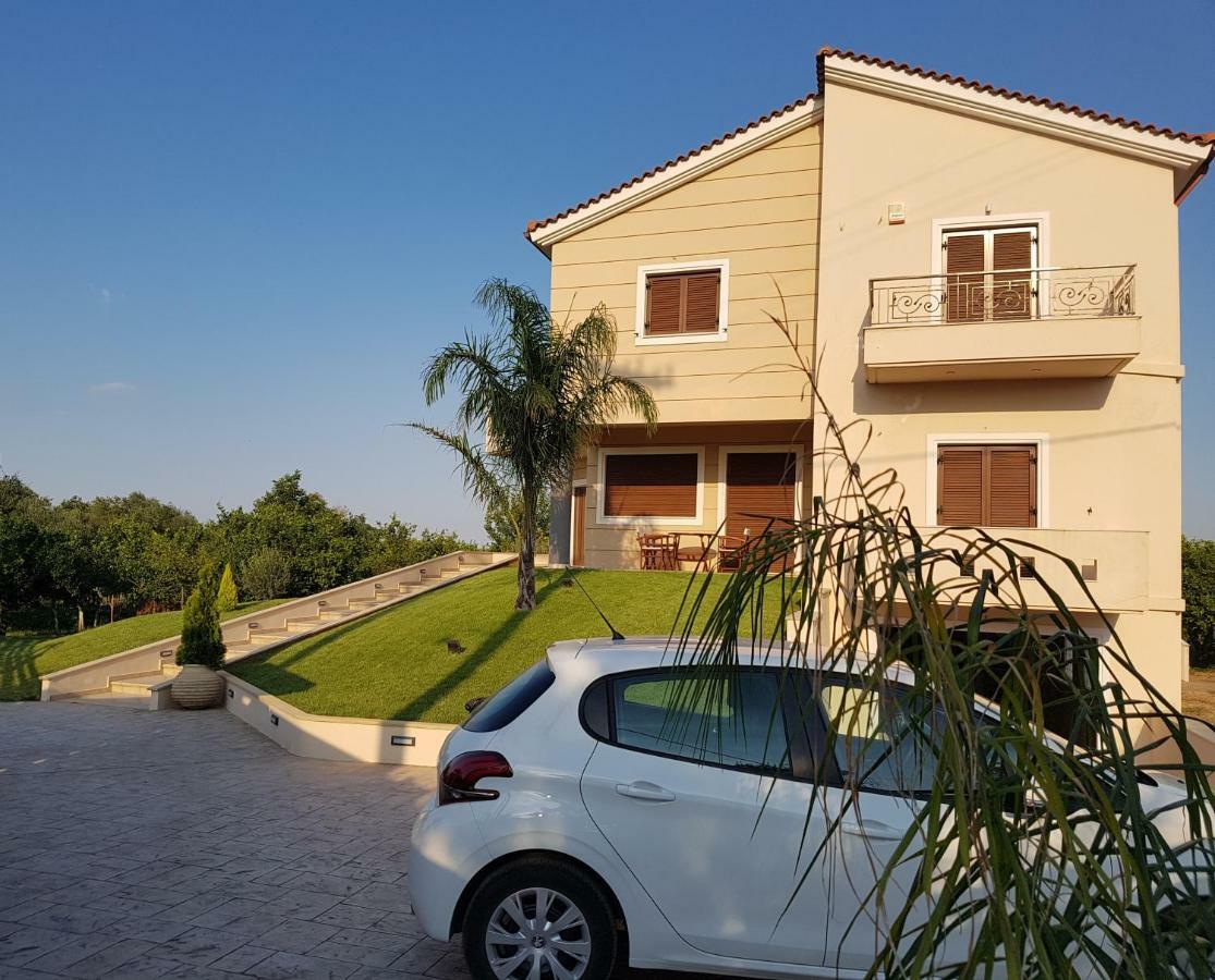 Dimitris Villa Aigio Esterno foto