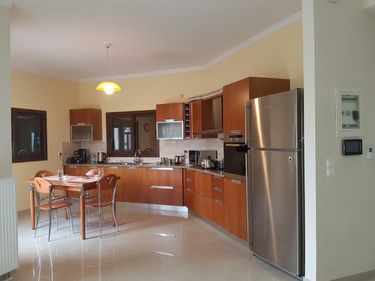 Dimitris Villa Aigio Esterno foto