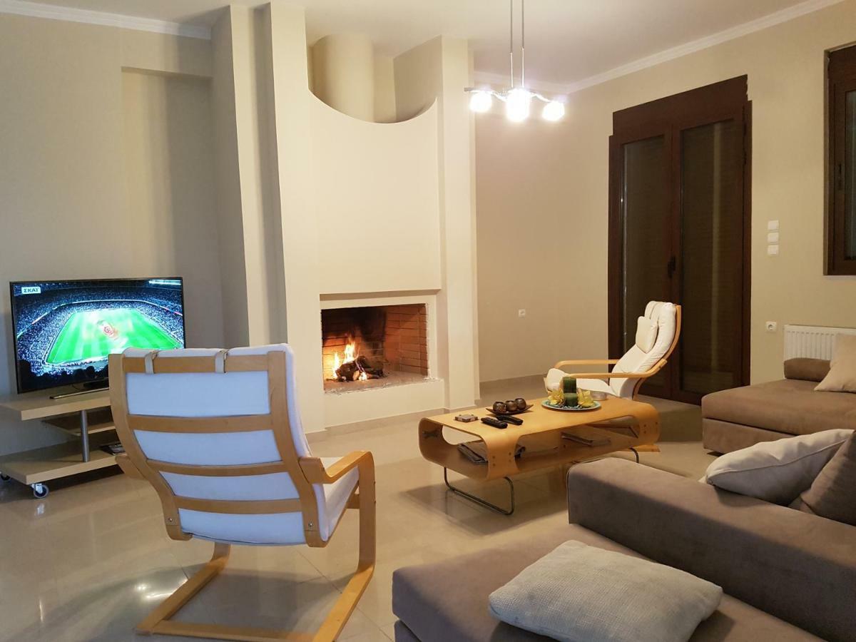 Dimitris Villa Aigio Esterno foto